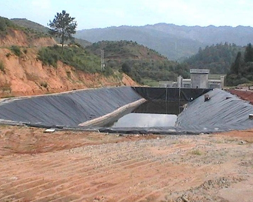 福建藕池防渗膜施工现场
